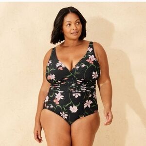 NWT SHAPEWEAR SWIMSUIT